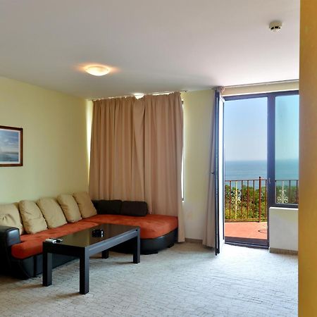Ellinis Hotel فارنا الغرفة الصورة