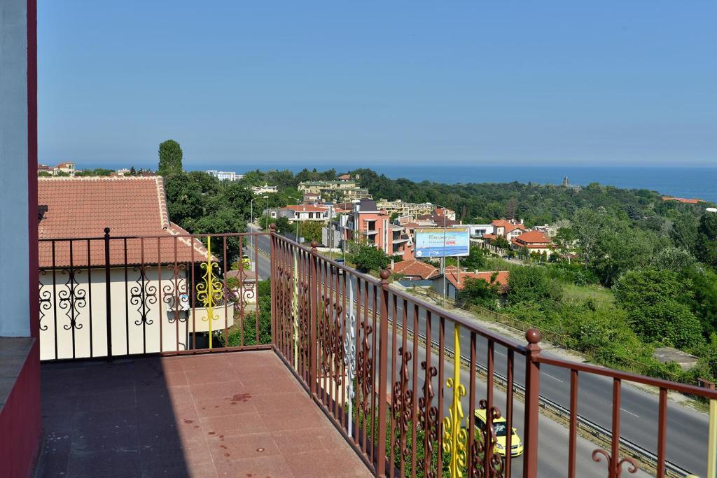 Ellinis Hotel فارنا المظهر الخارجي الصورة